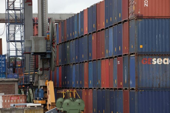 Außenhandelsvolumen trotz Anstieg weiter unter Vor-Corona-Niveau