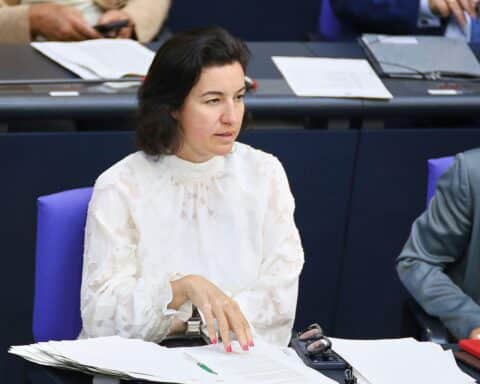 Dorothee Bär beim Spatenstich des Govsatcom-Hubs für europäische Satellitenkommunikation in Köln.