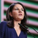 Annalena Baerbock kritisiert US-Angriffe auf Iran und mahnt zu Frieden und Wahrhaftigkeit.