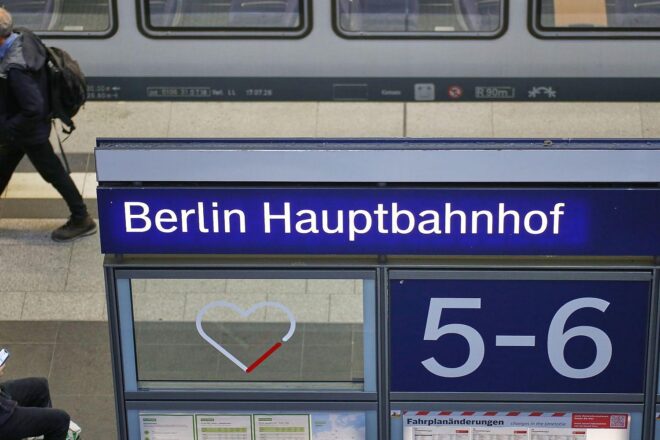 Bahn modernisiert 28 Bahnhöfe auf der Strecke Hamburg-Berlin