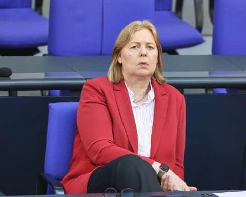 Bärbel Bas spricht über Grundsicherungsreform und Maßnahmen gegen Sozialleistungsmissbrauch.