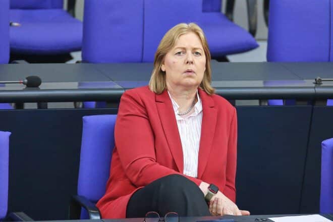 Bas kündigt hartes Vorgehen gegen Sozialleistungsmissbrauch an