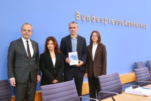 Jüdisches Leben in Deutschland, Bedrohungen, Angriffe, jährlicher Bericht, hohe Antisemitismus-Zahlen, Gesellschaft.