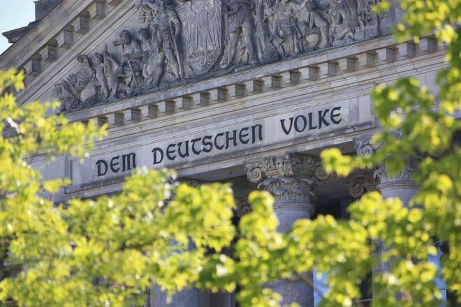 Bilger lehnt Streichung der Sommerpause ab