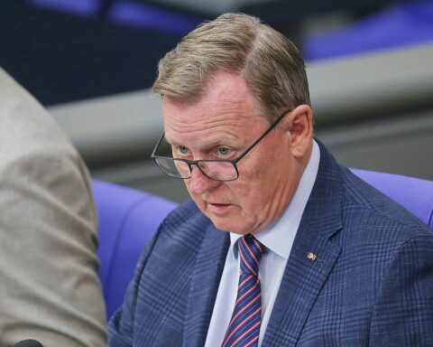 Bodo Ramelow als Schlichter im Tarifkonflikt für Niedersachsen, um eine Lösung zu finden.