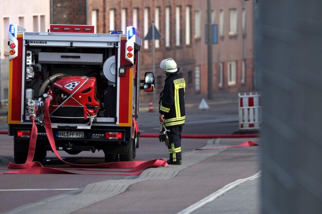 Brand in Entsorgungsbetrieb in Westhausen