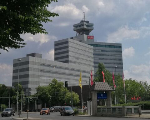 Rundfunk und Medienkooperation, signifikante politische Veränderungen in Berlin und Brandenburg, Kabinettssitzung.