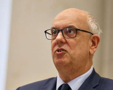Andreas Bovenschulte kritisiert Rentenkommission für fehlenden Mut zur Einbeziehung von Beamten.