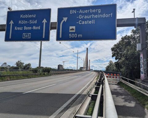 Sperrung der Nordbrücke: Verkehrschaos in Bonn, Politiker kritisieren Bundesregierung. Sanierung nötig!
