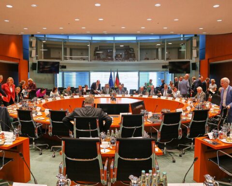 Ministerpräsidentenkonferenz: Politiker diskutieren digitale Verwaltungsmodernisierung und Bürokratieabbau.