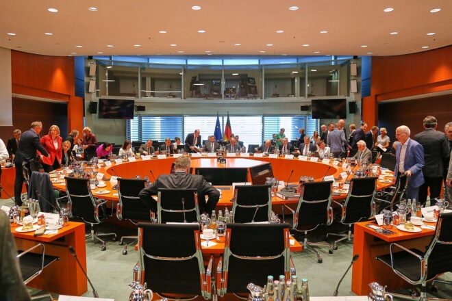 Bund und Länder beschließen Maßnahmen zur "Staatsmodernisierung"
