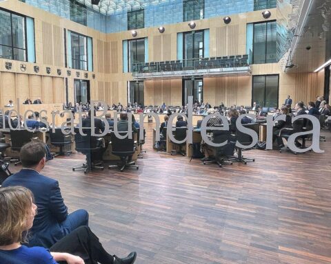 Bundesratssitzung: Thüringen fordert weniger Bürokratie in der Hilfsmittelversorgung für bessere Versorgung.