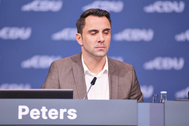 CDU-Politiker Peters fordert Ausschluss der Linken aus Regierungen