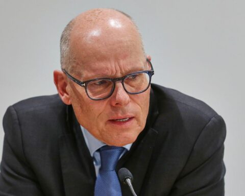 Peter Beyer diskutiert die Iran-Abkommen-Ankündigung und deren Konsequenzen für Frieden und Energie.