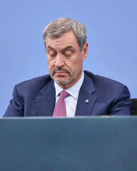 Markus Söder in der Kritik: CSU-Basis fordert ehrliche Kommunikation und Verantwortung nach Wahlniederlagen.