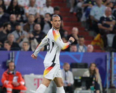 Leroy Sané feiert sein Tor, während die deutsche Nationalmannschaft gegen die USA spielt.