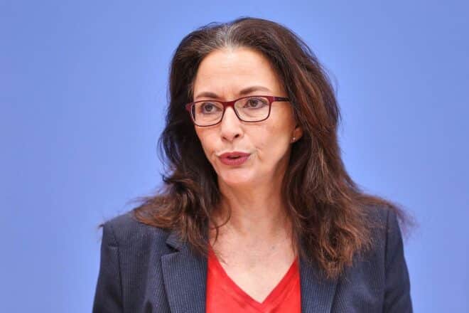 DGB-Chefin Fahimi kritisiert Rentenkommission