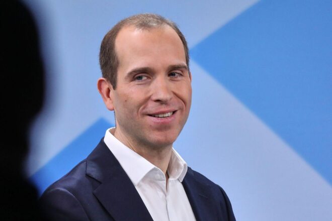 Dennis Thering als CDU-Landeschef in Hamburg bestätigt