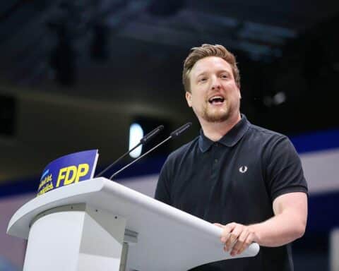 Jens Teutrine fordert Einigkeit in der FDP für gemeinsamen Erfolg.