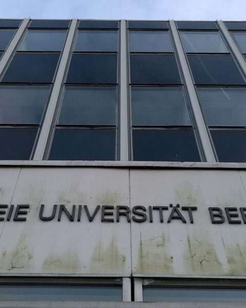 Vizepräsidentenwahl an der Freien Universität Berlin: Neue Führung für Hochschule, Herausforderungen gemeistert.