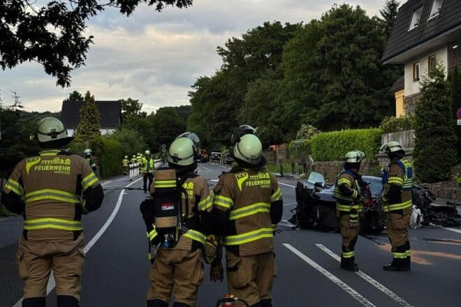 Fünf Verletzte bei schwerem Unfall auf der Wittbräucker Straße in Herdecke