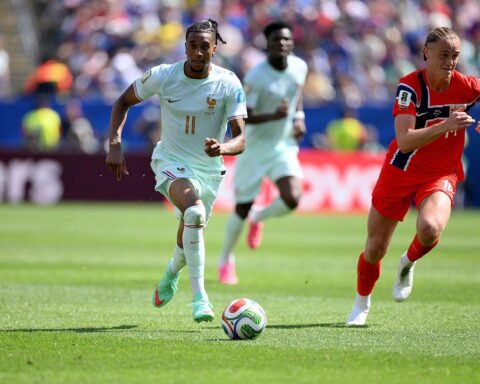 Frankreich jubelt nach 3:1-Sieg gegen Norwegen, sichert Gruppensieg bei WM 2026.