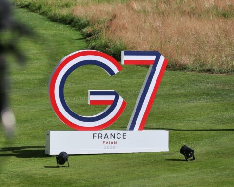 G7-Gipfel-Logo 2026 in Évian, Frankreich, symbolisiert internationale Zusammenarbeit und diplomatische Lösungen.