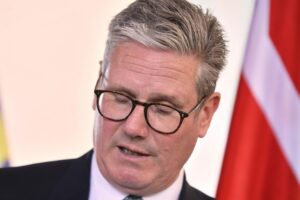 Keir Starmer kündigt Rücktritt an; Labour-Partei wählt neuen Vorsitzenden bis September.
