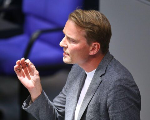 Jan-Niclas Gesenhues kritisiert unzureichendes Aktionsprogramm für nationale Kreislaufwirtschaft der Bundesregierung.