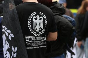 Grüne Politiker kritisieren Ignoranz gegenüber Rechtsextremismus vor der Innenministerkonferenz in Hamburg.