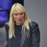 Luise Amtsberg fordert Selbstkritik nach Deutschlands UN-Wahlniederlage und Außenpolitik-Kritik.