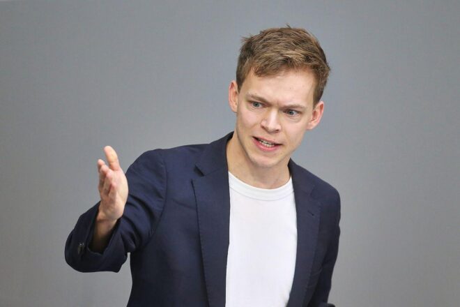 Gruppe von Grünen-Abgeordneten gegen Rente ab 70