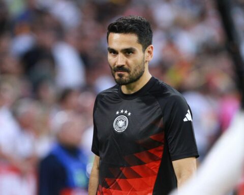 Ilkay Gündogan in Aktion während der EM 2024, motivierend und engagiert auf dem Spielfeld.