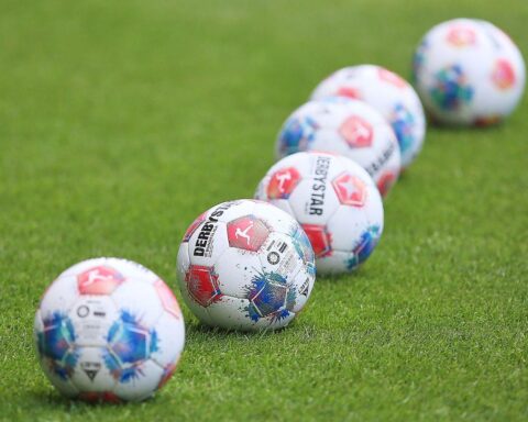 Fußbälle symbolisieren den Umbruch im Trainerteam des F.C. Hansa Rostock.