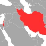 Symbolische Darstellung von Frieden und Spannungen zwischen Israel und Iran, Flaggen oder militärische Symbole.
