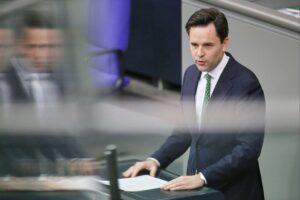 Johannes Winkel fordert große Steuerreform, ansonsten soll Projekt abgebrochen werden.