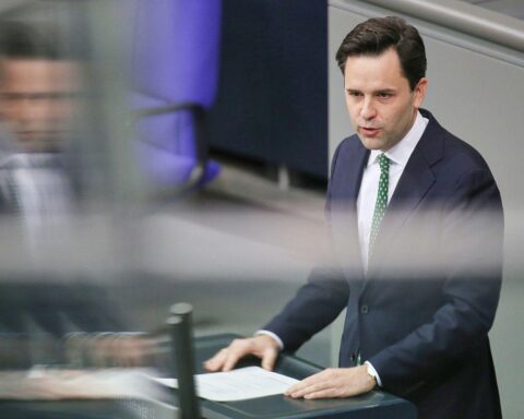 Johannes Winkel fordert große Steuerreform, ansonsten soll Projekt abgebrochen werden.