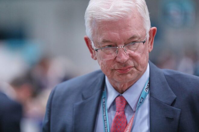 Koch rät Union zu Kompromiss bei Reichensteuer
