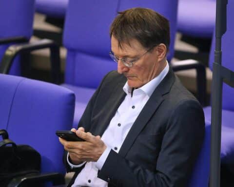 Karl Lauterbach spricht über die Widerspruchslösung zur Organspende und deren Bedeutung für Deutschland.