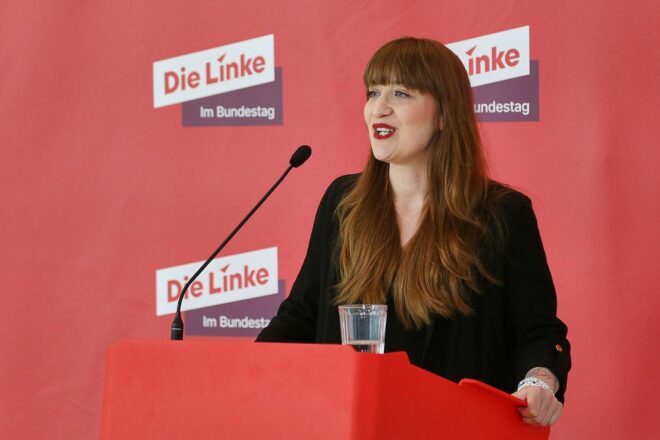 Heidi Reichinnek kritisiert Vorschläge zur Kapitaldeckung in der Altersvorsorge und fordert Reformen.