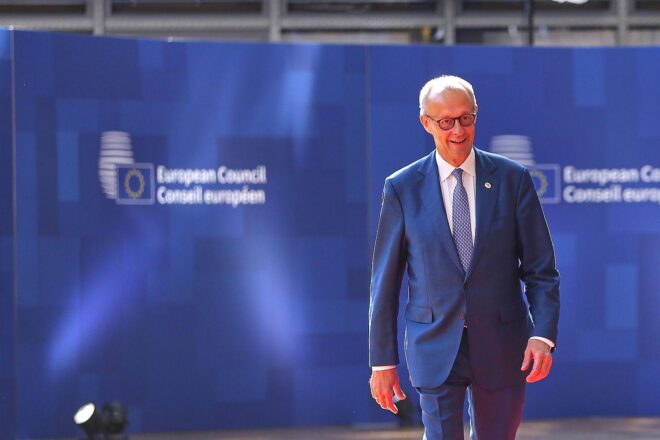 Linke wirft Merz-Regierung Angriffe auf Sozialstaat vor