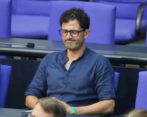 Luigi Pantisano spricht über Entschuldigung und Kritik an der CDU, betont Vertrauen gewinnen.