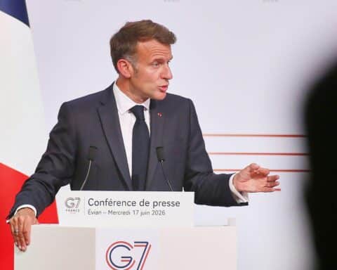 Emmanuel Macron spricht zufrieden über G7-Ergebnisse: Zusammenarbeit, Fortschritte, Unterstützung für Ukraine und globale Themen.