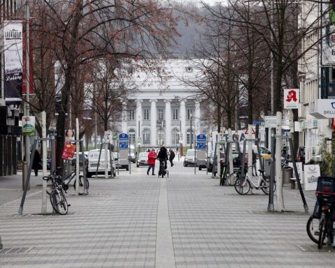 Vierte Städte kooperieren für KI-gestützte Verwaltungsmodernisierung in Koblenz, Mainz, Ludwigshafen, Trier.