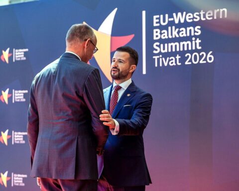 Friedrich Merz und Jakov Milatovic diskutieren über EU-Erweiterung beim Gipfel in Montenegro.