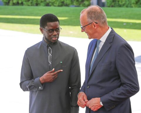 Friedrich Merz und Bassirou Diomaye Faye besprechen Zusammenarbeit zwischen Deutschland und Senegal.