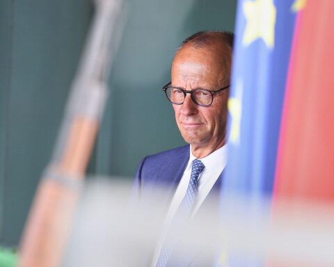 Friedrich Merz diskutiert EU-Beitrittsperspektiven mit Balkan-Staaten auf Gipfel in Montenegro.