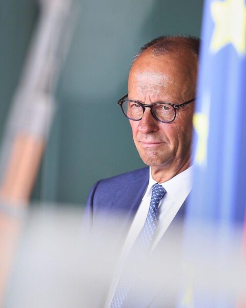 Friedrich Merz diskutiert EU-Beitrittsperspektiven mit Balkan-Staaten auf Gipfel in Montenegro.