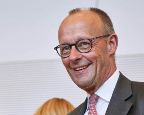 Friedrich Merz spricht optimistisch über bevorstehendes Koalitionstreffen mit Arbeitgebern und Gewerkschaften.