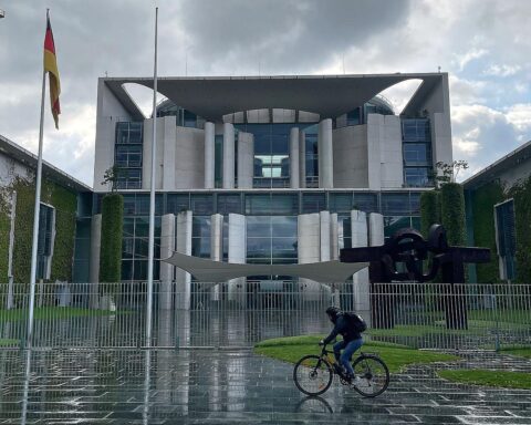 Vertreter des Mittelstands fühlen sich übergangen vor wichtigem Treffen im Bundeskanzleramt.